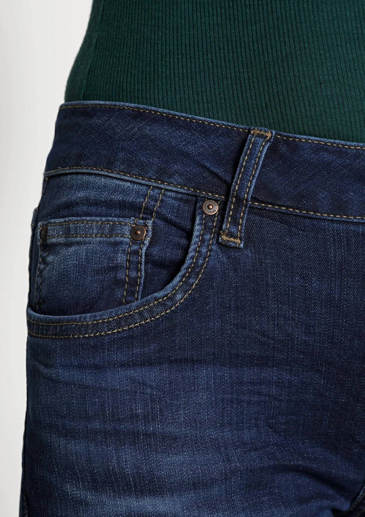 Aspen Y Sian Mid Rise Slim Straight Jean
